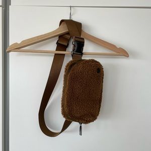 Lululemon | Everywhere Fleece Belt Bag